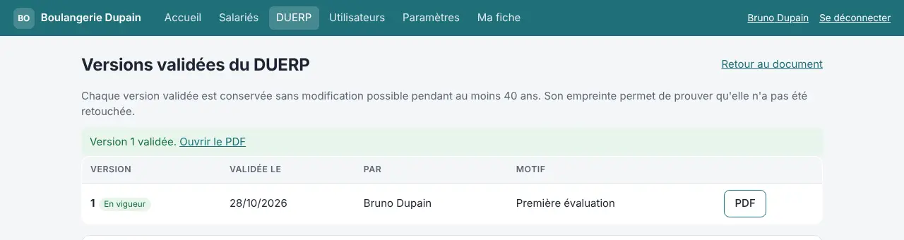 Liste des versions validées du DUERP, avec la date, la personne qui a validé, le motif et le PDF.